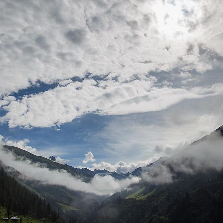 Отель Malana Magic Valley Trek Экстерьер фото